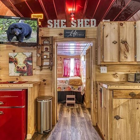The Tiny Barn, 1089 Free Tickets Each Paid Day, Dollywood And More Сивиървил Екстериор снимка